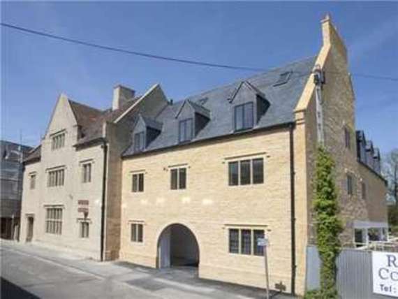 2 bedroom Flat for s...